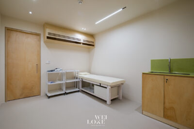 Premium healthcare photography of Cantiq Clinic interior designed for aesthetic medical care.