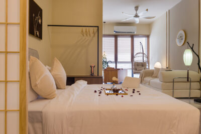 Minimalist bedroom interior at FIVE SENSES – KIP CORE with warm tones, soft furnishings, and balanced lighting.