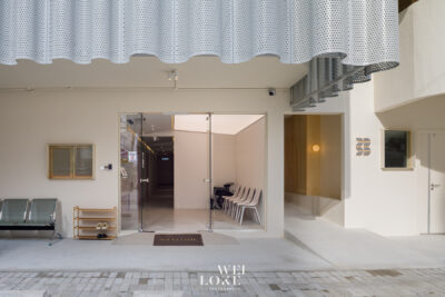 Premium healthcare photography of Medipulih rehabilitation clinic interior.