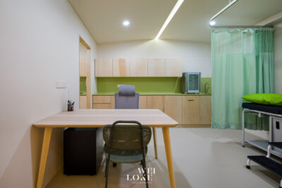 Premium healthcare photography of Medipulih rehabilitation clinic interior.