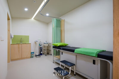 Premium healthcare photography of Medipulih rehabilitation clinic interior.